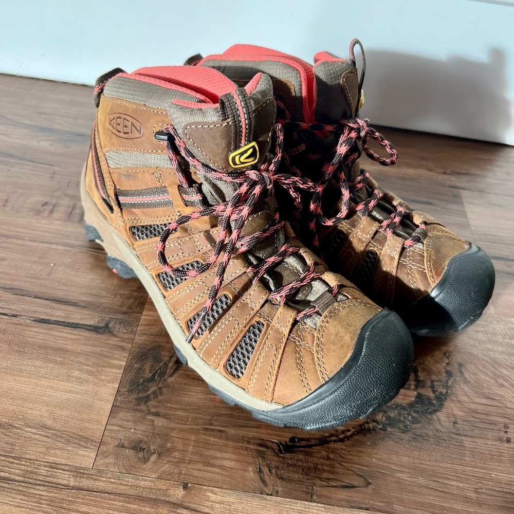 KEEN Women's Voyageur Mid Height Breathable Hiking Boots NWOT - 8.5